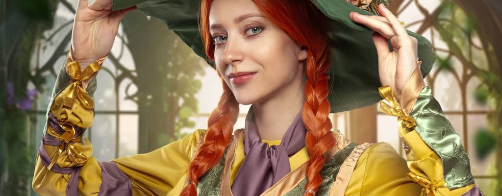 Model Showcases Cosplay of Professor Mirabel Garlick from Hogwarts Legacy