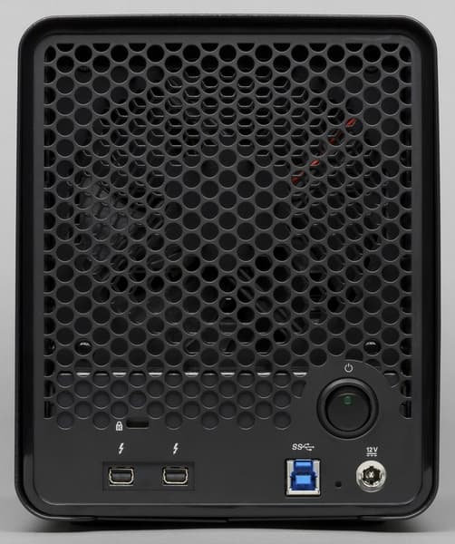 Внешний вид накопителя Drobo 5D