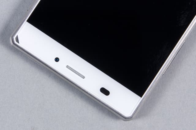 Верхняя часть лицевой панели Pantech Vega Iron Верхняя часть лицевой панели Pantech Vega Iron