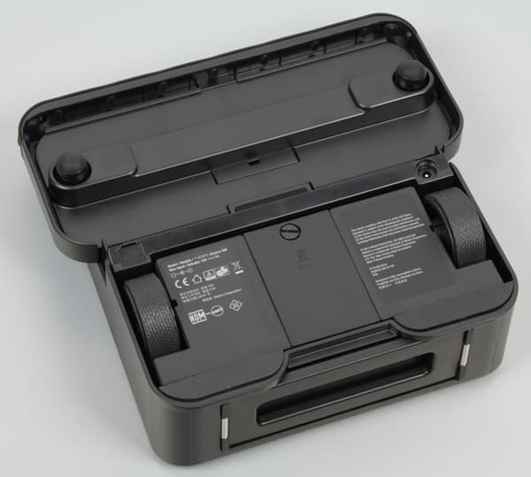 iRobot Braava 380t. Вид снизу