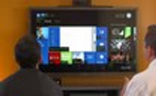 Yusuf Mehdi и Marc Whitten показывают дашборд Xbox One