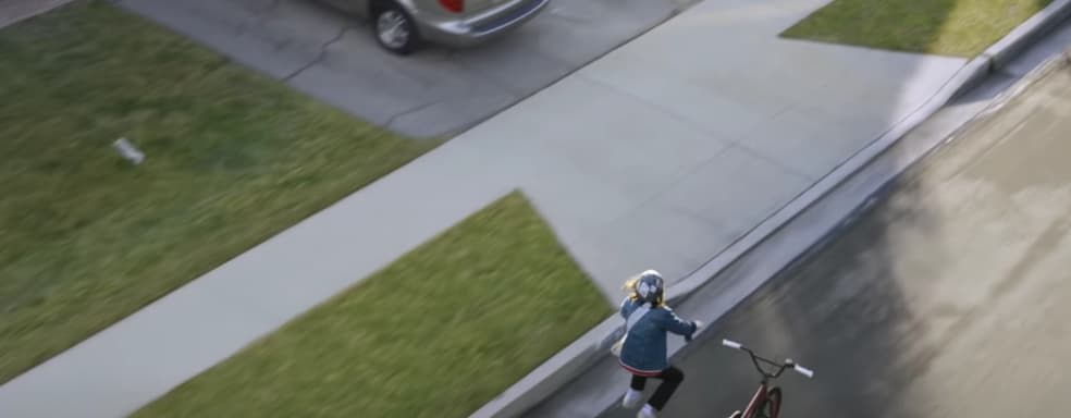 Баги из игр в реальном мире. Смотрим забавную рекламу сети 5G