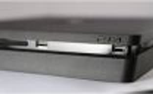 Видеоролик с распаковкой PS4 Slim