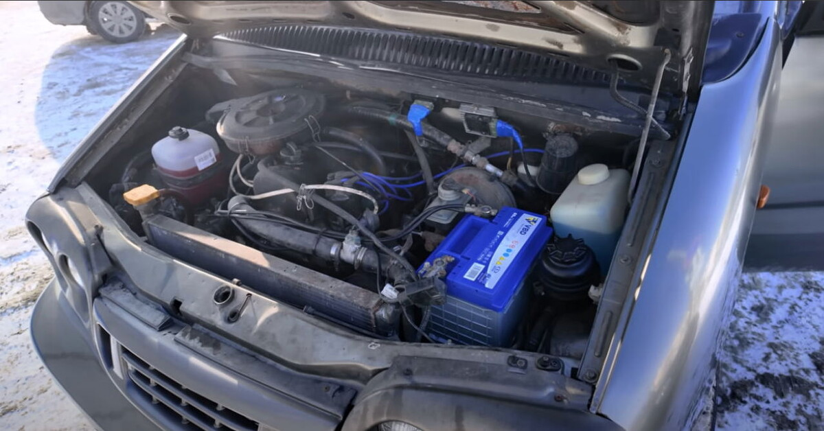 Подкапотное пространство ВАЗ-2120 «Надежда»