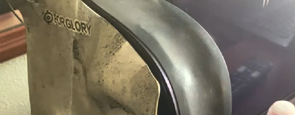 PS5 пережила пожар — геймер показал обгоревшую консоль Sony, сохранившую работоспособность