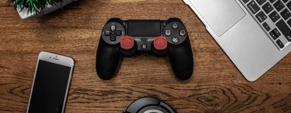 Игровая журналистка Bloomberg пожаловалась, что простые блогеры без образования «крадут ее хлеб»