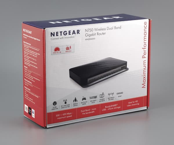 Коробка роутера Netgear WNDR4000 Коробка роутера Netgear WNDR4000