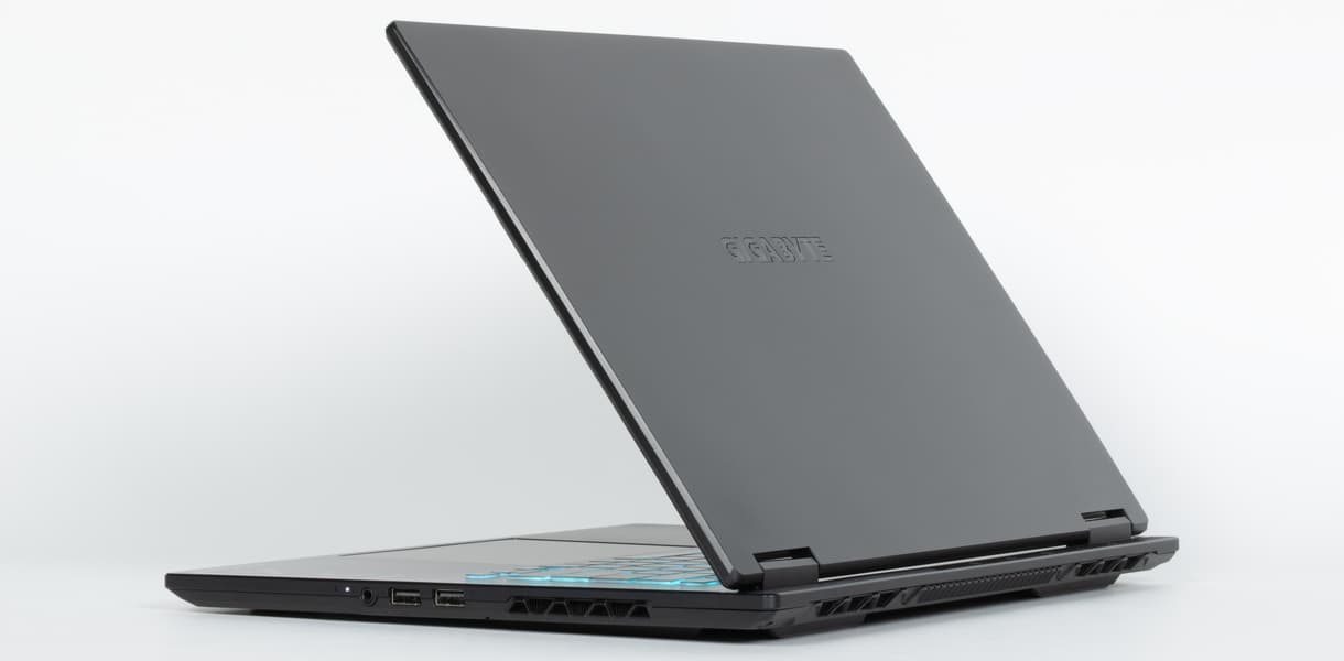 Gigabyte Gaming A16 CMH — внешний вид с закрытой крышкой