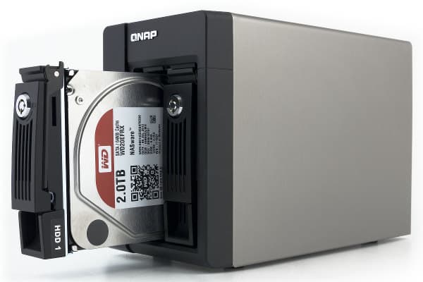 Внешний вид QNAP TS-269 Pro Внешний вид QNAP TS-269 Pro