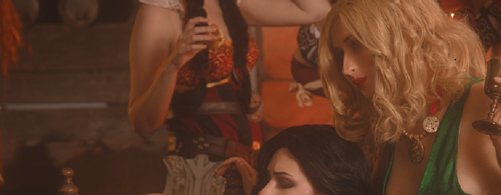 CDPR показала групповой косплей 11 белых чародеек из The Witcher. Темнокожих нет, зато есть хмурый Геральт