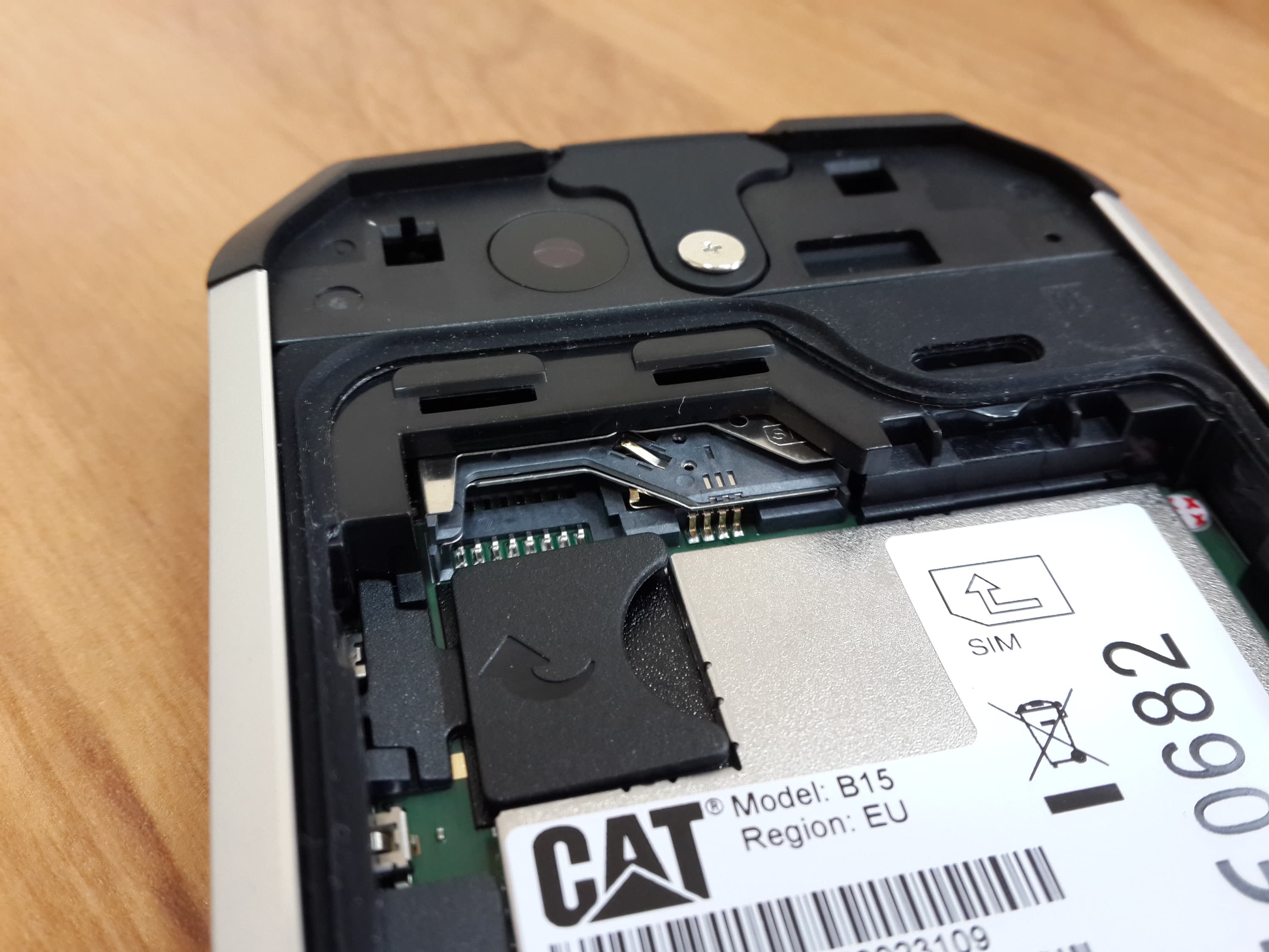 Обзор защищенного смартфона Cat B15