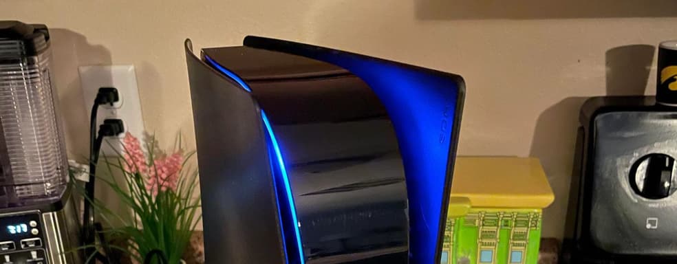 Игроки раскрашивают панели PS5 и контроллеры