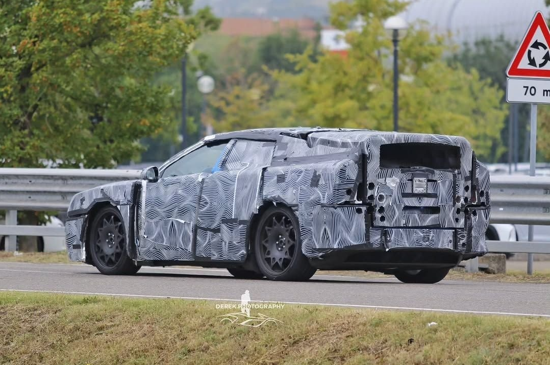 Камуфлированный прототип Ferrari