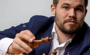 Шахматист Магнус Карлсен переиграл и уничтожил ChatGPT — не потеряв ни одной фигуры