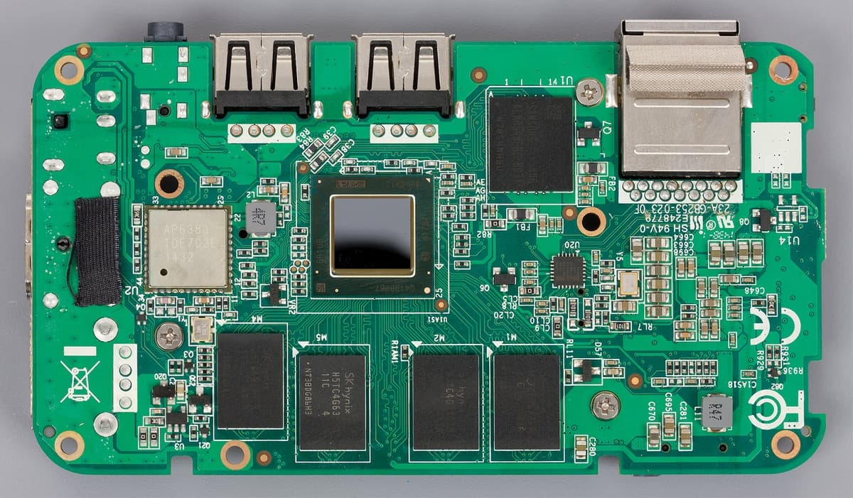 Конструкция Zotac ZBox PI320