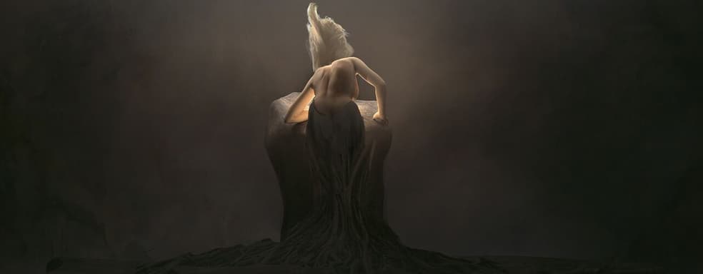 Пять концепт-артов Elden Ring с изображением загадочного персонажа из трейлера