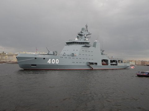 Патрульный корабль ледового класса «Иван Папанин» проекта 23550