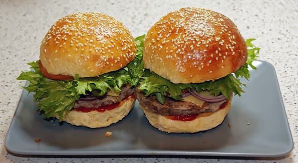 Кухонный комбайн (планетарный миксер) Clatronic KM 3630