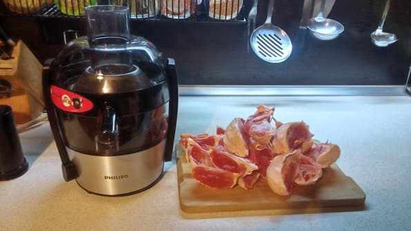 Центробежная соковыжималка Philips HR1836