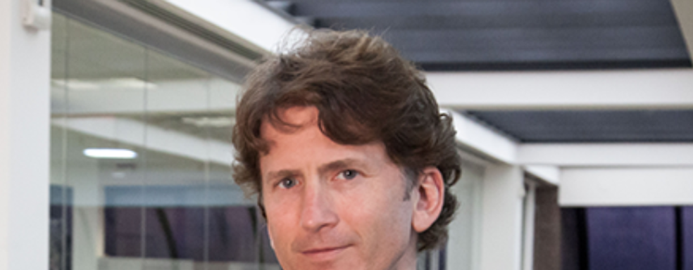 Todd Howard stole a golden idol to celebrate the premiere of the Indiana Jones game. A promo in the spirit of Harrison Ford's character