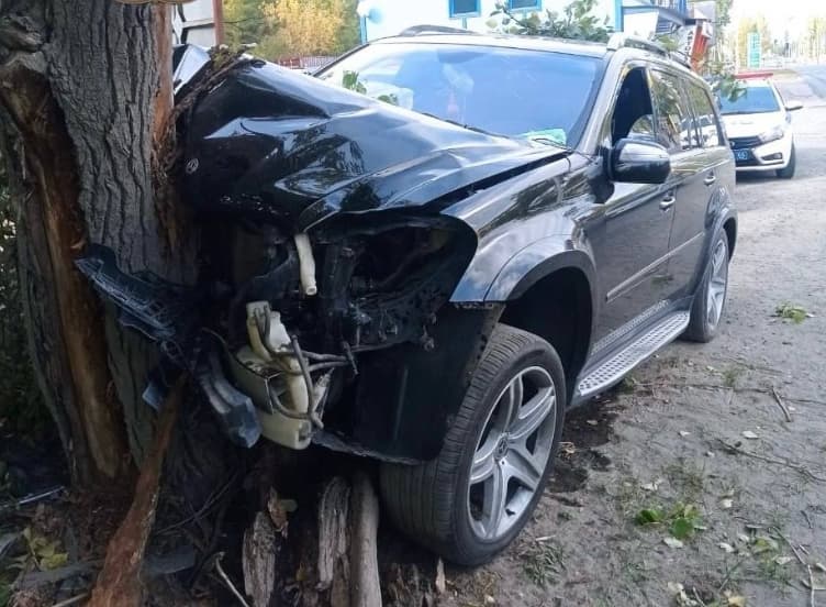 Авто попало в аварию