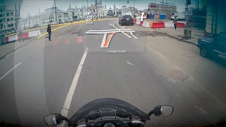 Рендер предполагаемого изображения в мотошлеме дополненной реальности LiveMap Рендер предполагаемого изображения в мотошлеме дополненной реальности LiveMap