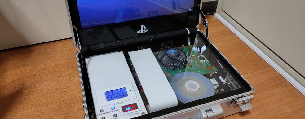 PS4-портфель. Японец создал портативную версию консоли
