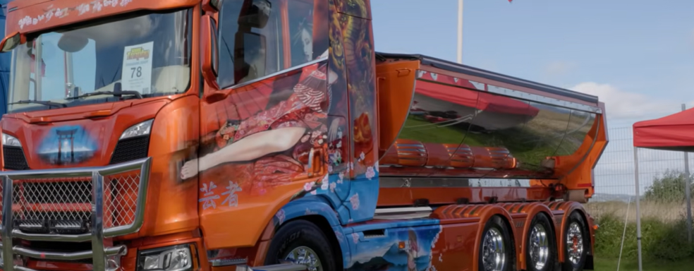 Нынешние и будущие грузовики Euro Truck Simulator 2 в реальности. SCS Software показала офлайн-ивенты с 4D-симулятором тягача и кастомными моделями