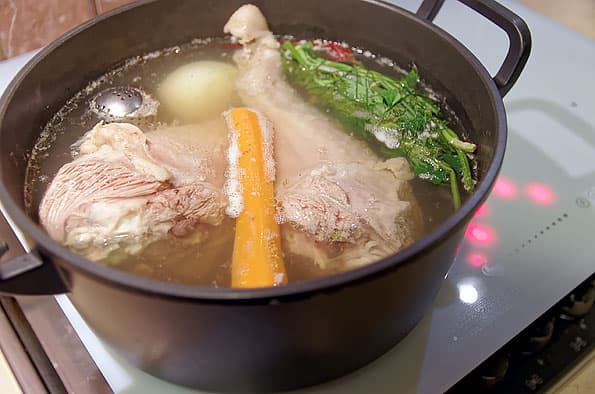 Индукционная кухонная плита Hansa BHIW68303