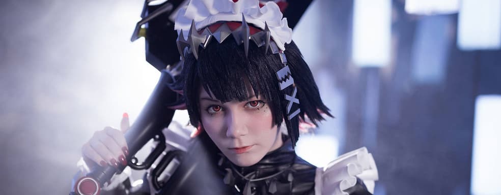 Защитница Нью-Эриду: модель показала косплей горничной-акулы Эллен Джо из Zenless Zone Zero