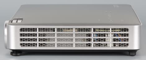 DLP-проектор Vivitek Qumi Q7, вид слева DLP-проектор Vivitek Qumi Q7, вид слева