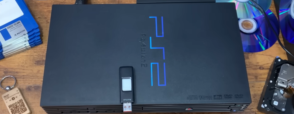 Шутер DOOM попытались запустить на PlayStation 2, переделанной в ПК на Windows 95