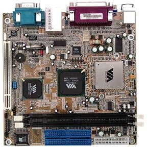 плата EPIA-5000 без радиаторов на чипах