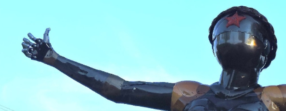 Гигантская близняшка из Atomic Heart в реальности. Появились фото фанатской работы