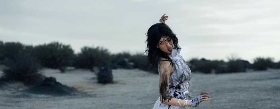 Смоляная девушка: косплеерша воплотила образ Туморроу из Death Stranding 2: On the Beach