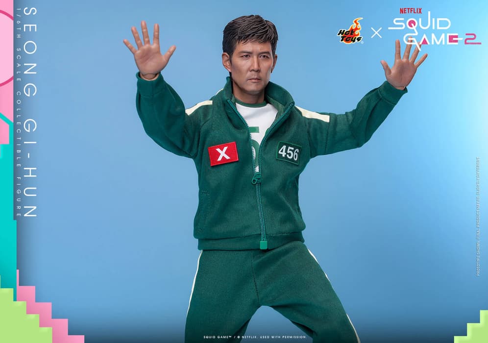  The rights to the images belong to Netflix and Hot Toys 