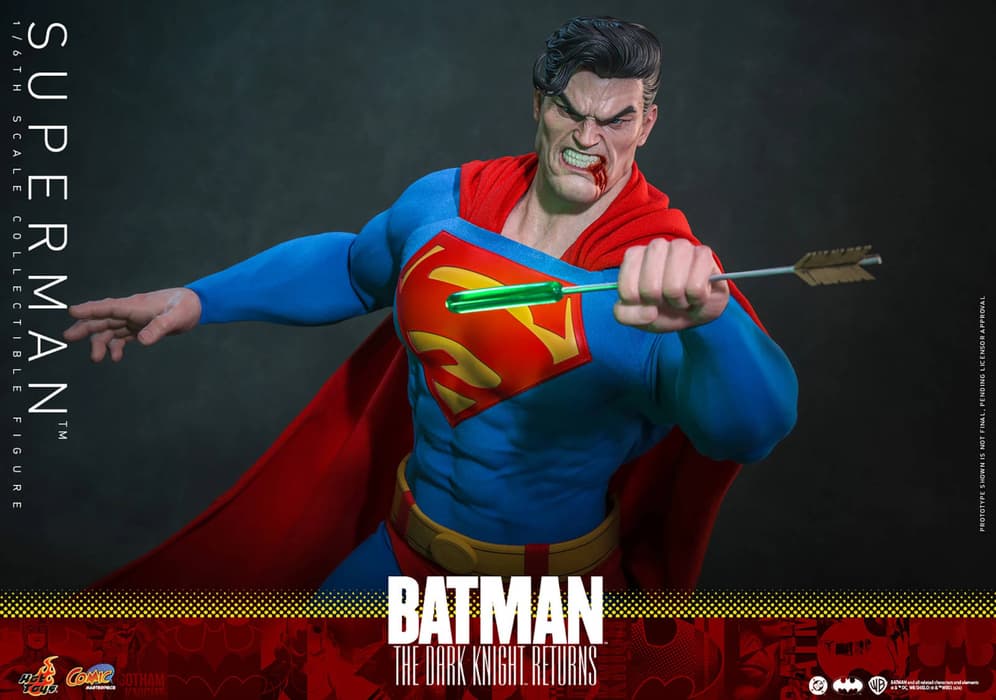 Права на изображения принадлежат Warner Bros. Entertainment Inc., DC и Hot Toys