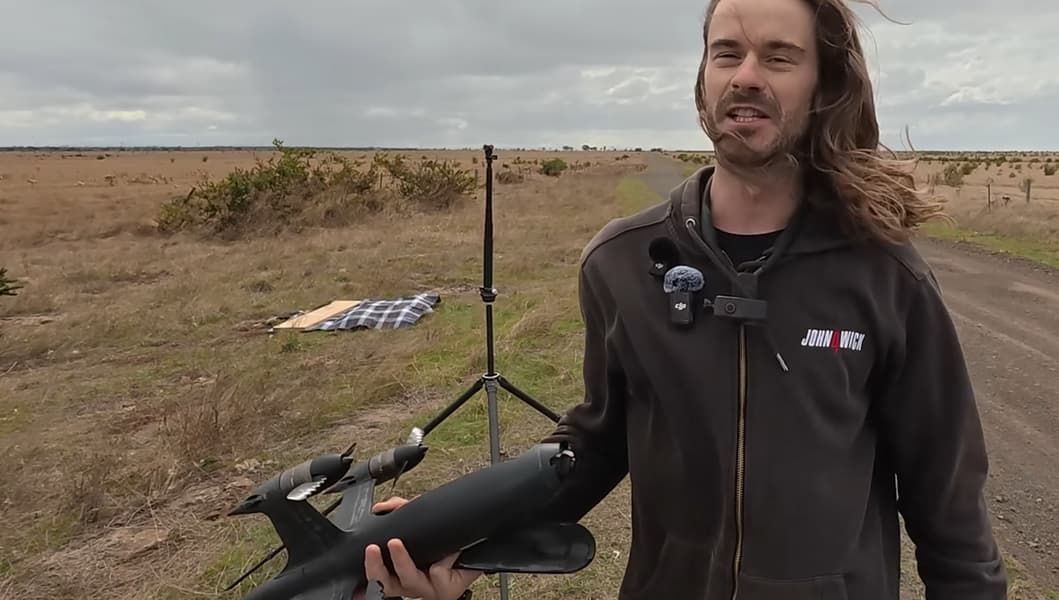 Дрон Blackbird, летающий со скоростью самолёта, разогнался до 730 км/ч