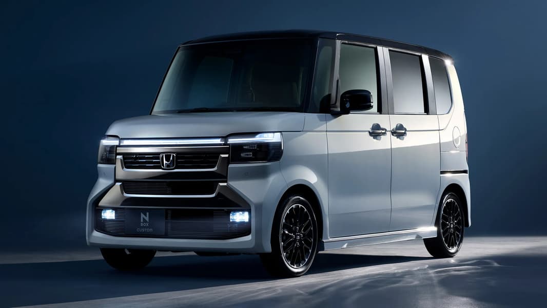 Honda обновила машину 11 тысяч долларов, которая обходит по продажам все остальные модели: Honda N-Box стала функциональнее и сохранила полный привод