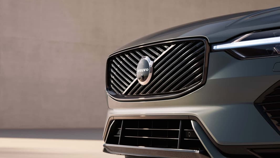 Самый популярный кроссовер Volvo обновится: гибридный Volvo XC60 T8 PHEV сможет проезжать до 160 км на чистом электричестве
