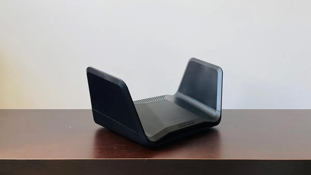 Война Wi-Fi-империй: Netgear против TP-Link в суде Судебный логотип и сетевое оборудование