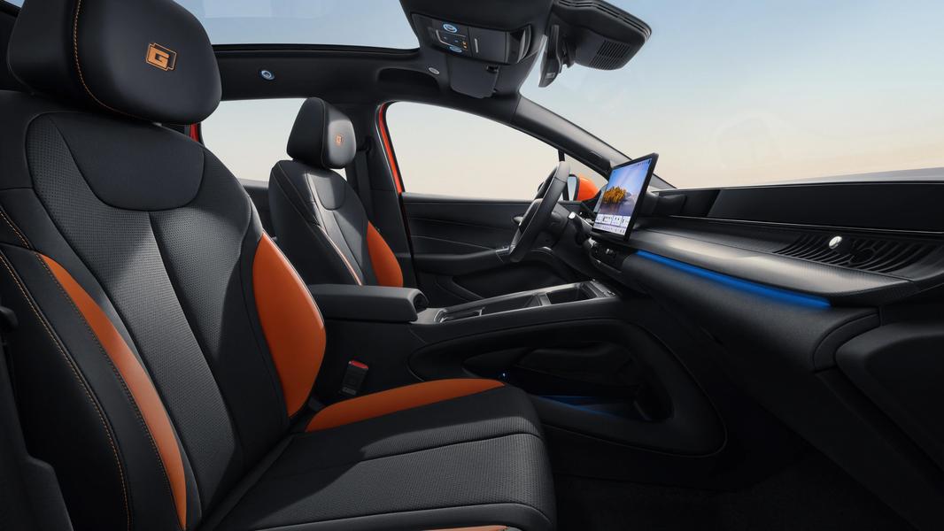 Первый официальный гибрид BYD для Европы: представлен BYD Dolphin G
