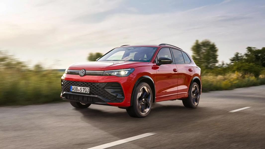 Европейские автомобили показали сильный рост продаж в России Автомобили BMW на стоянке