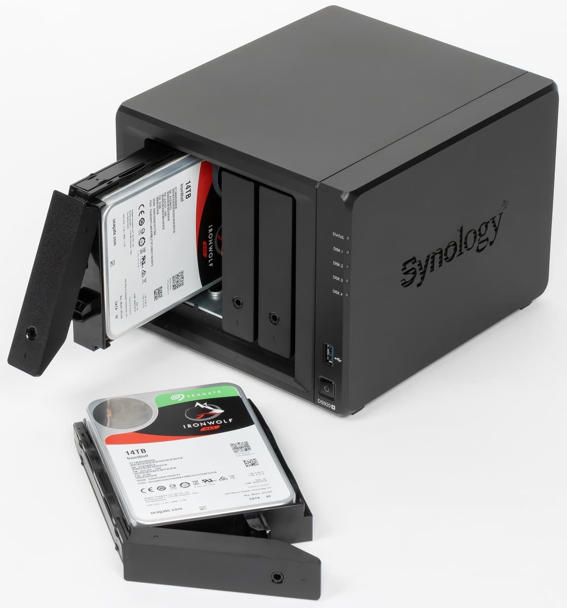 Обзор сетевого накопителя Synology DS920+