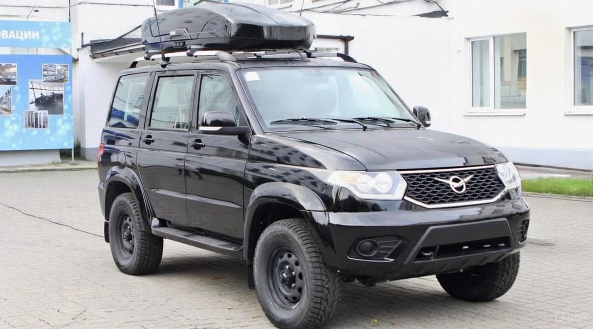 Complejo automatizado de reconocimiento, gestión y comunicación "Pustelga" basado en el vehículo UAZ "Patriot"