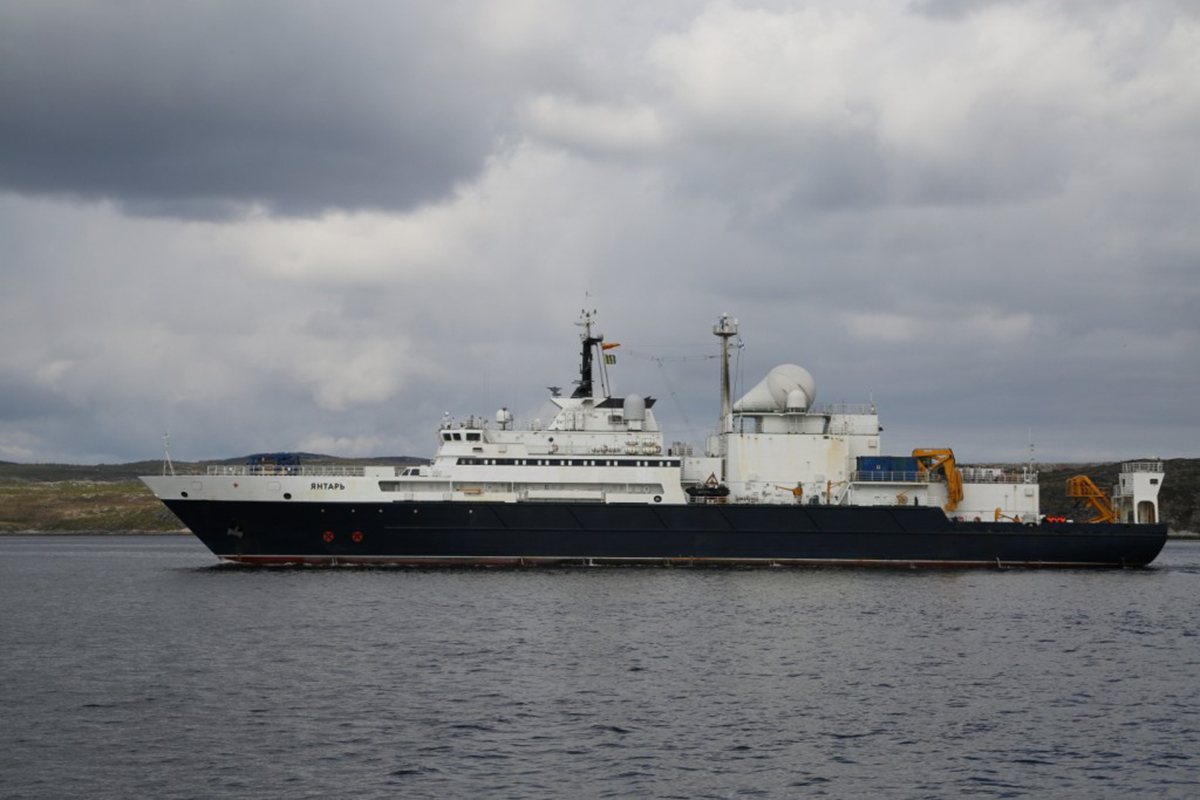 Oceanographic research vessels of Project 22010 OIS "Yantar"