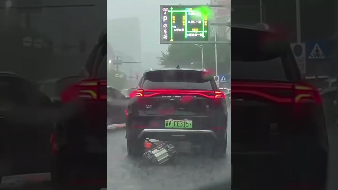 BYD Tang "gave birth" in China, as e-motor separated while driving