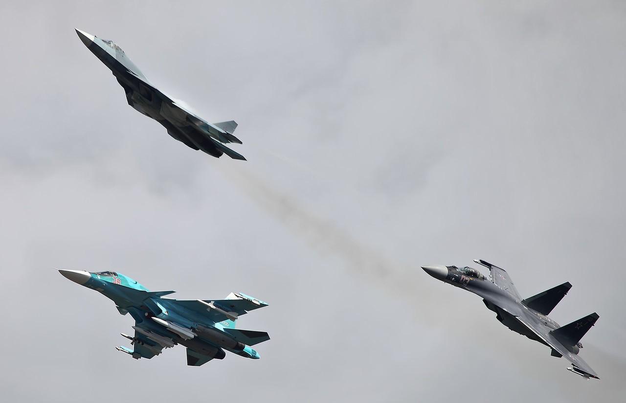 Su-34, Su-35S y T-50 