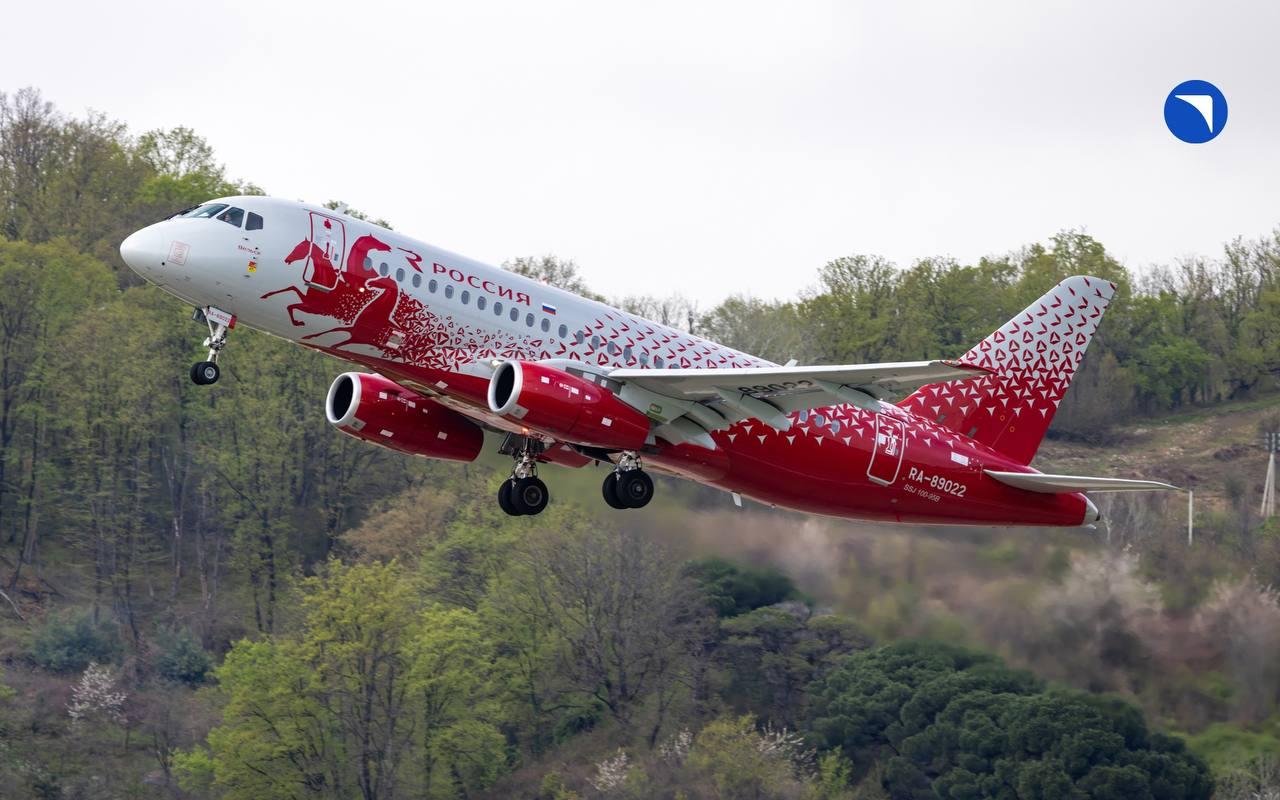 SSJ-100