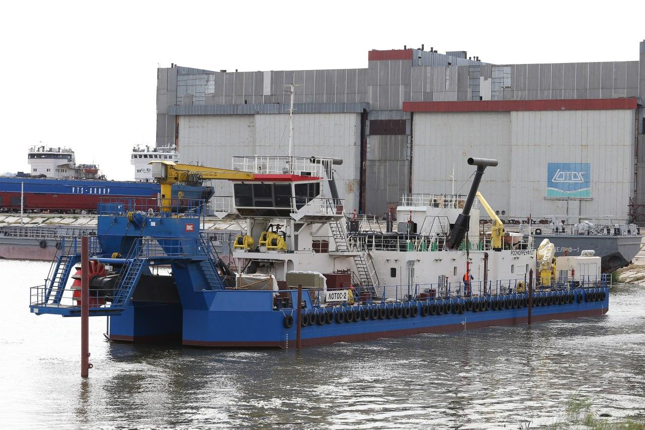 Draga con excavadora rotatoria "Lotos-2"